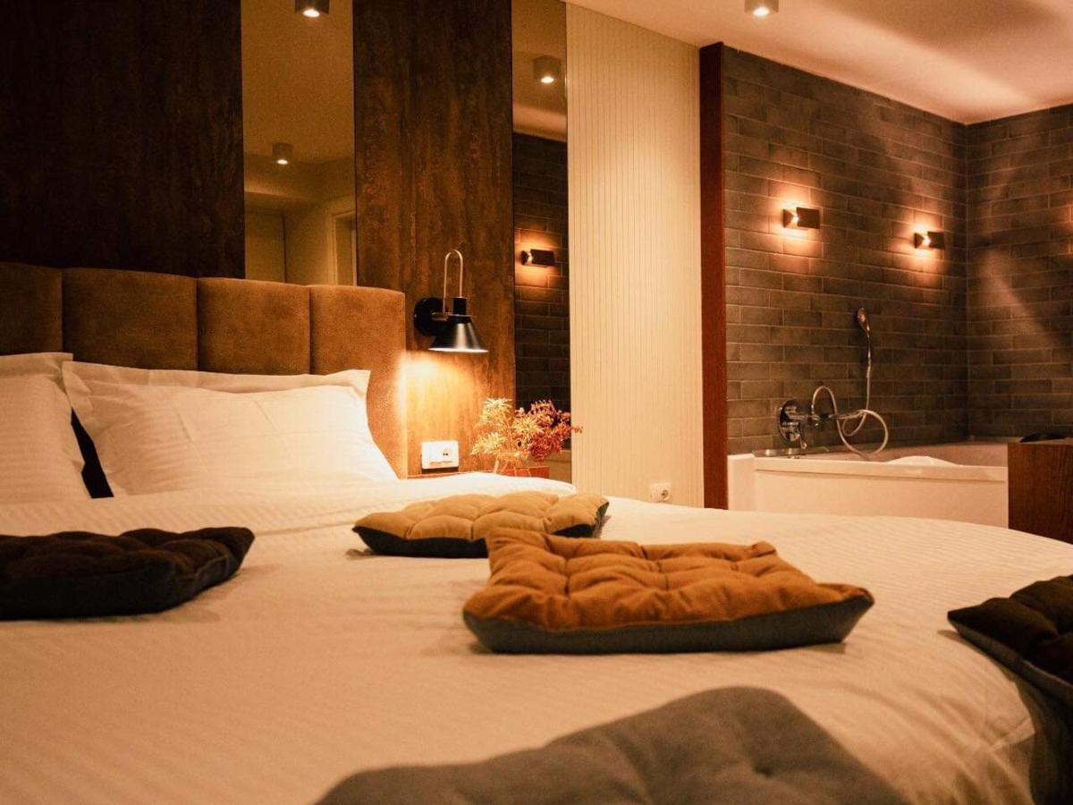 Hotel Romeo Korce Buitenkant foto