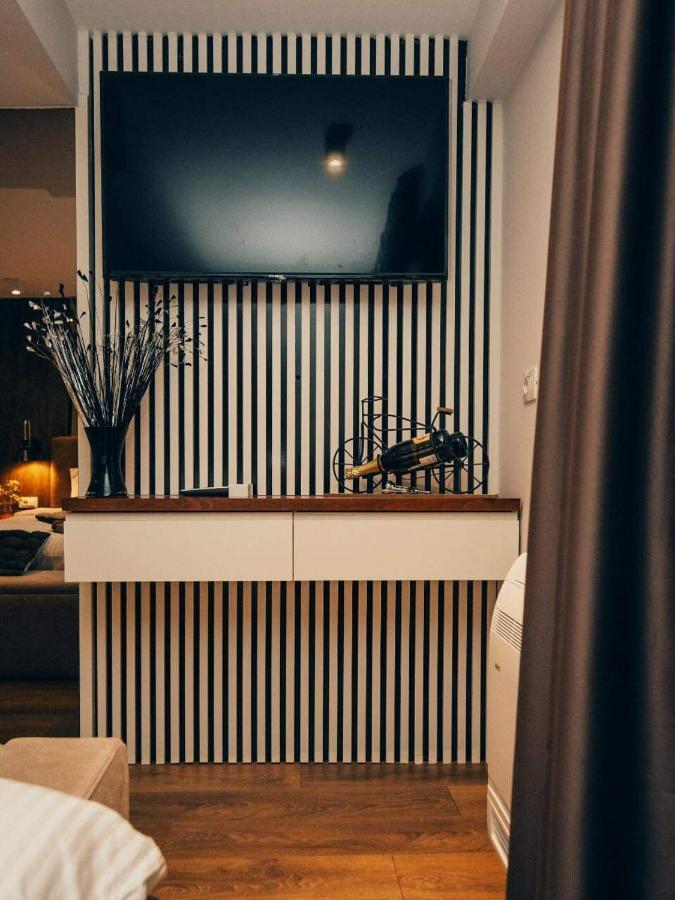 Hotel Romeo Korce Buitenkant foto