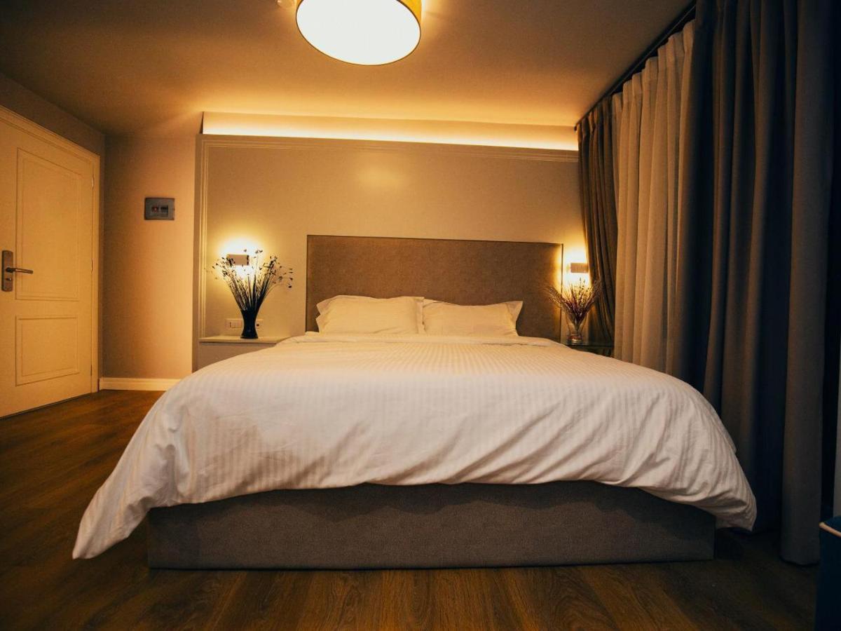 Hotel Romeo Korce Buitenkant foto