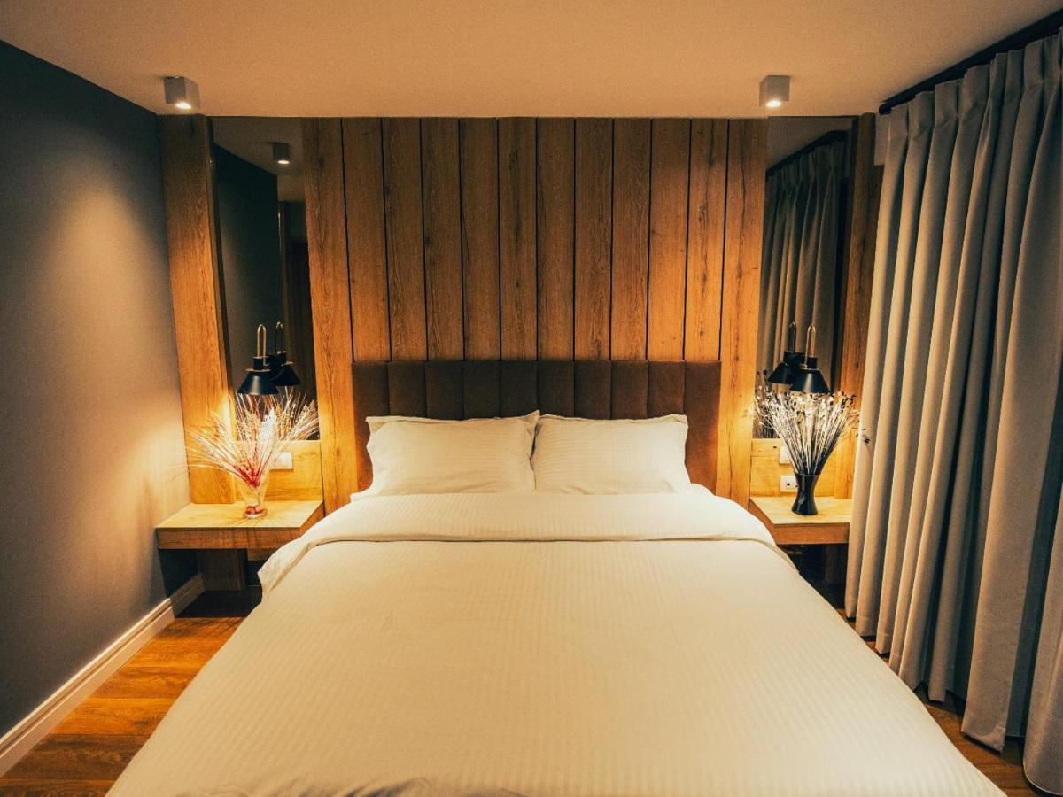 Hotel Romeo Korce Buitenkant foto