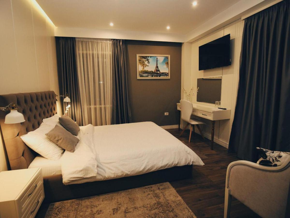 Hotel Romeo Korce Buitenkant foto