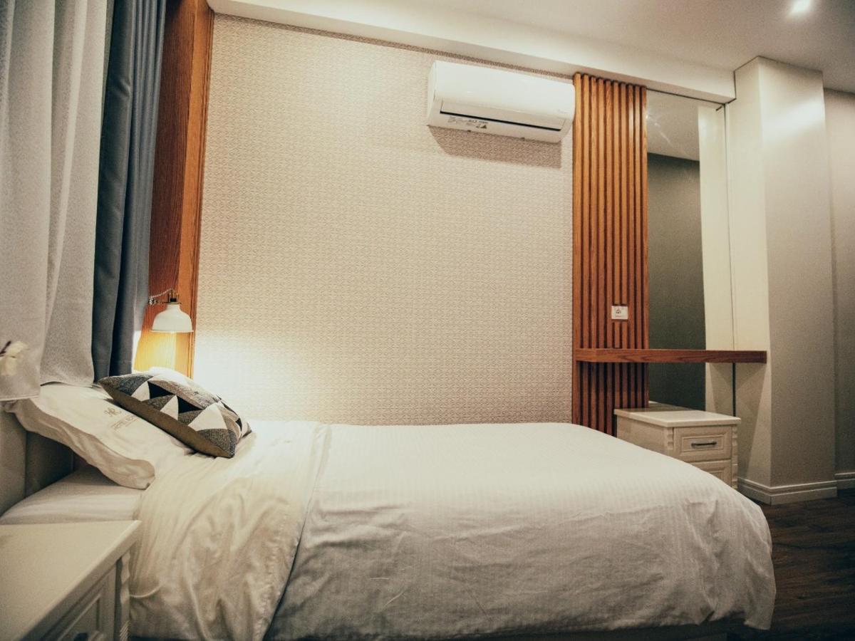 Hotel Romeo Korce Buitenkant foto
