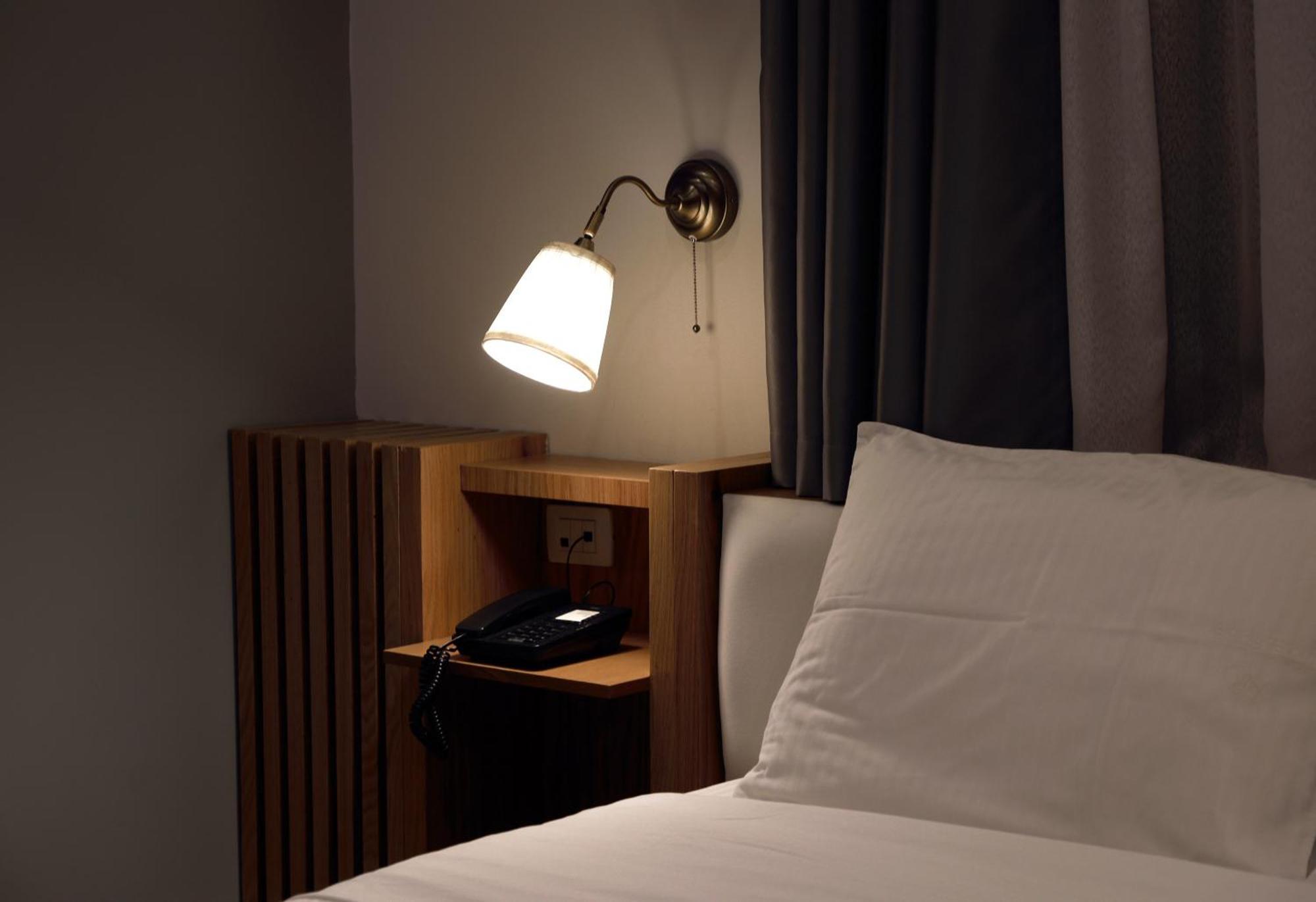 Hotel Romeo Korce Buitenkant foto