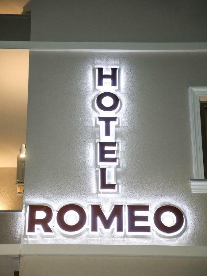 Hotel Romeo Korce Buitenkant foto